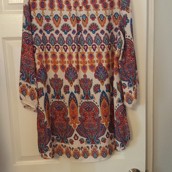 Pretty blouse - Picture 3 of 6